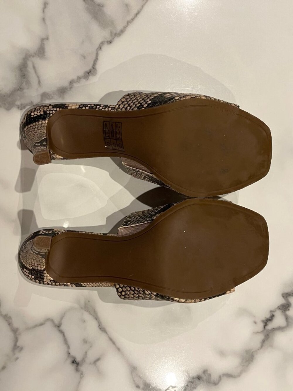 DKNY Fama Snakeskin Slide Sandals/Mules Size 7 - Picture 16 of 16